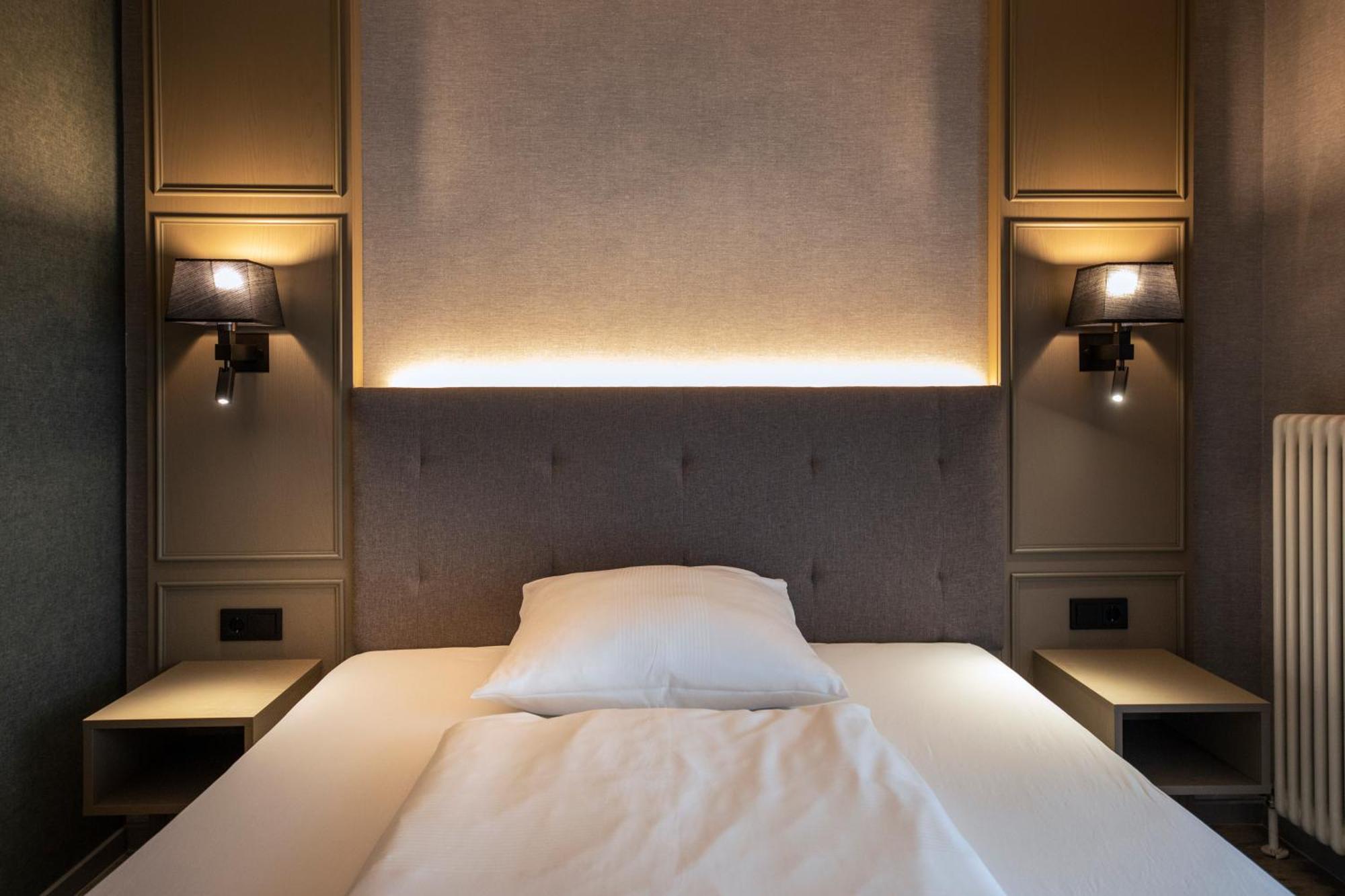 Roomingtons Karoli วัลด์เคอร์เชิน ภายนอก รูปภาพ
