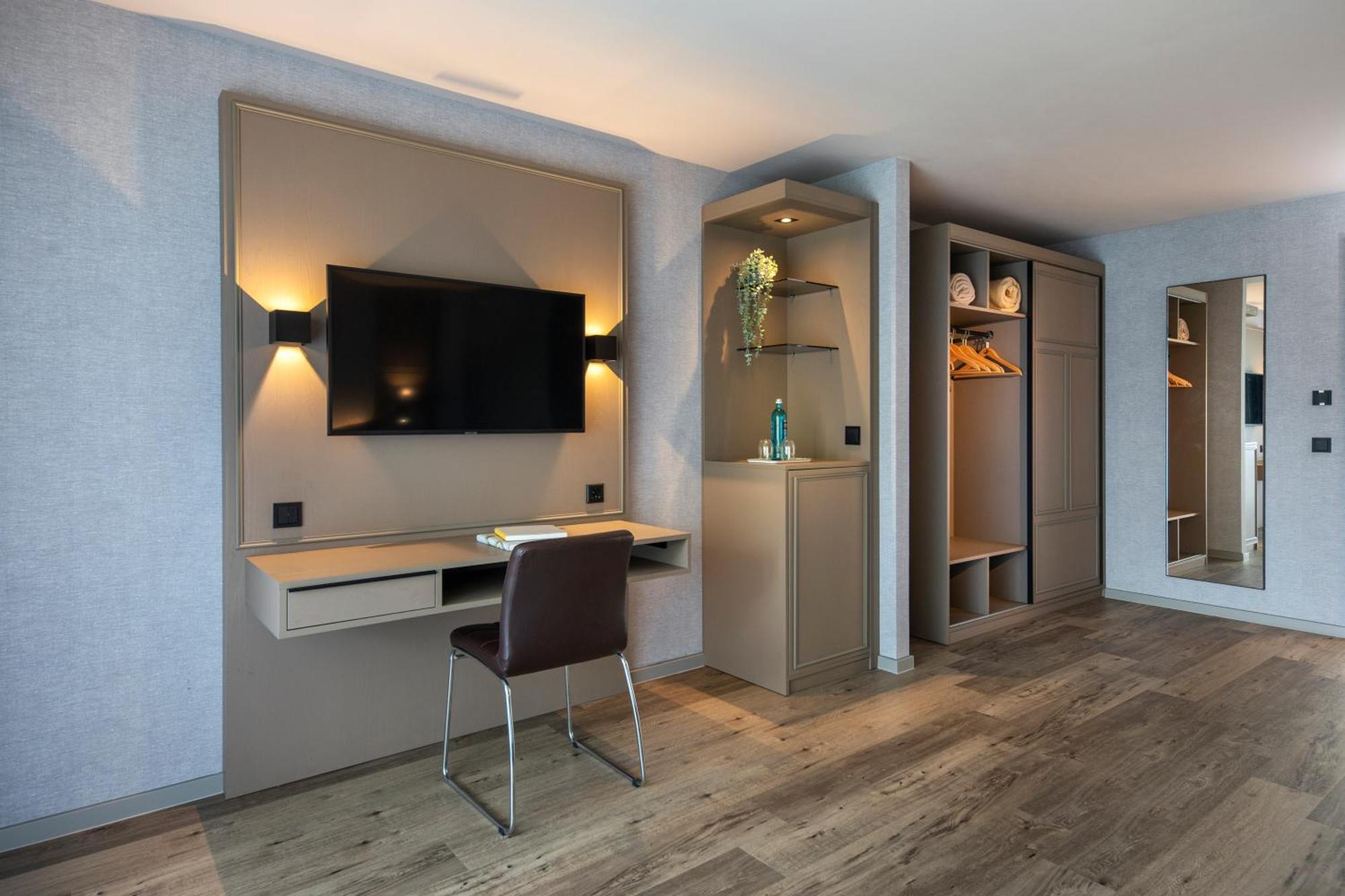 Roomingtons Karoli วัลด์เคอร์เชิน ภายนอก รูปภาพ