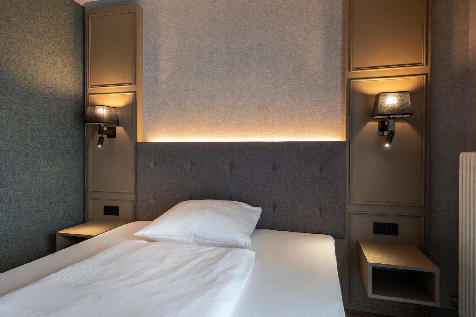 Roomingtons Karoli วัลด์เคอร์เชิน ภายนอก รูปภาพ